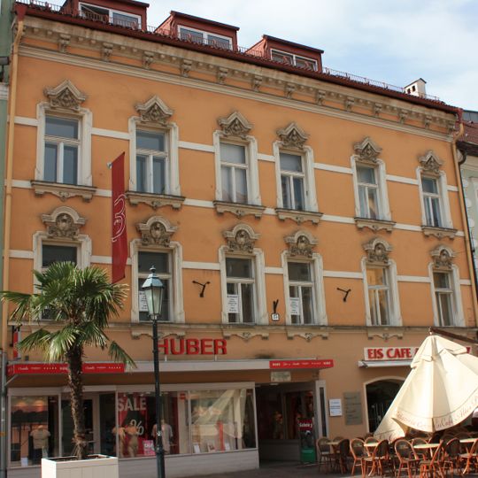 Wohn- und Geschäftshaus Alter Platz 25