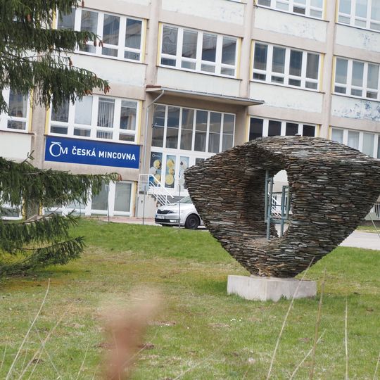 Plastika Oko a šperk u České mincovny v Mšeně nad Nisou