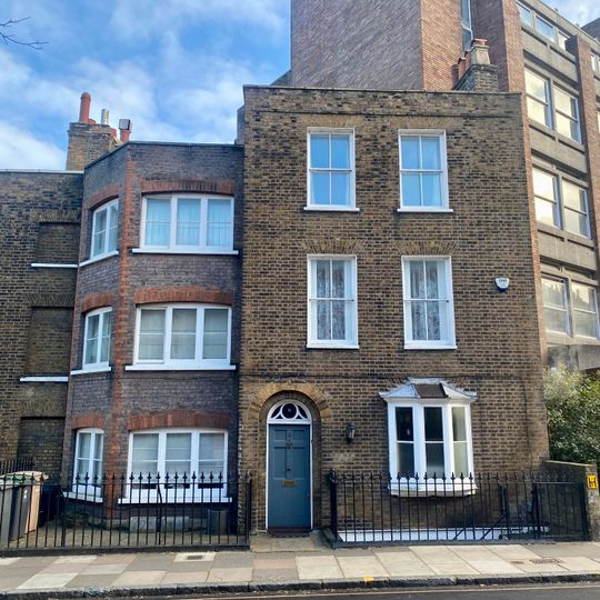 16, Southwood Lane N6