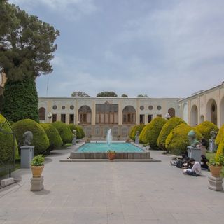 Chaharbagh Palace