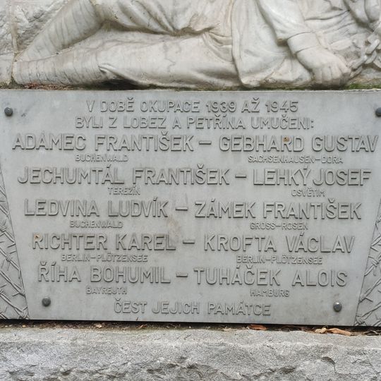 Pamětní deska obětem 2. světové války v Lobzech