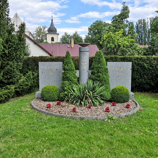 World War II memorial in Hvožďany