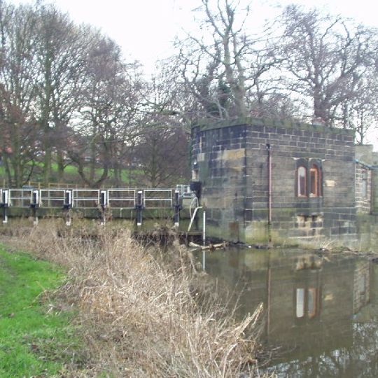 Kirkabbey Kennels,  Sluice Gates,  Cottage And Weir On River Aire