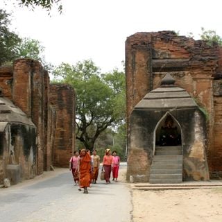Tharabha Gate