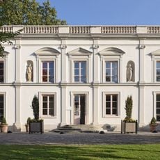 Hôtel, 98, avenue Pierre-Brossolette