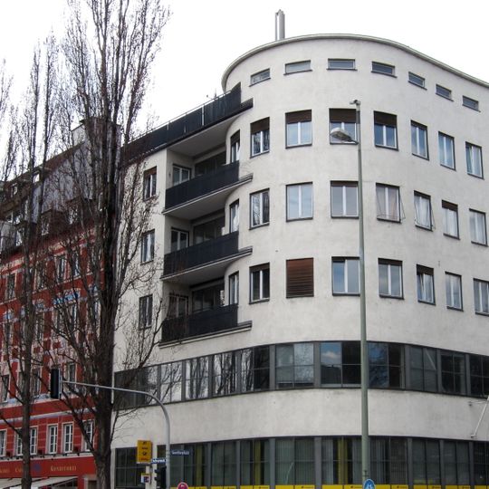 Teil eines Postgebäudes