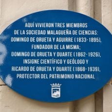 Placa a la Familia Orueta