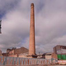 Xemeneia de la fàbrica de licors de Manresa Alta