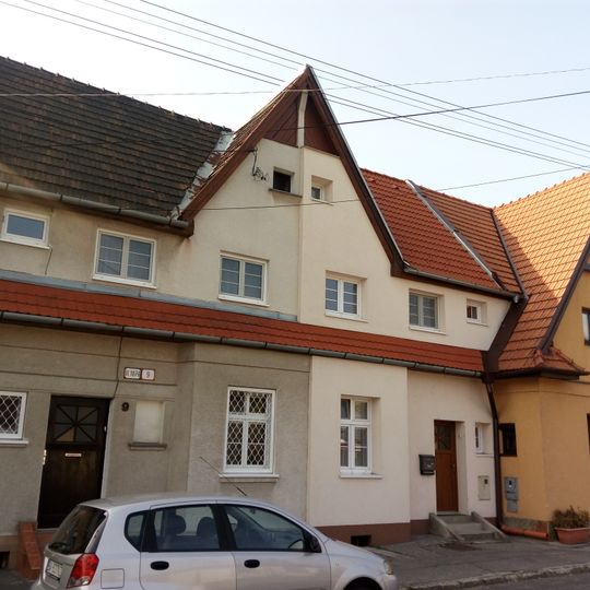 Zamestnanecká kolónia, dom bytový