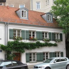 Kleinhaus mit Schopfwalm