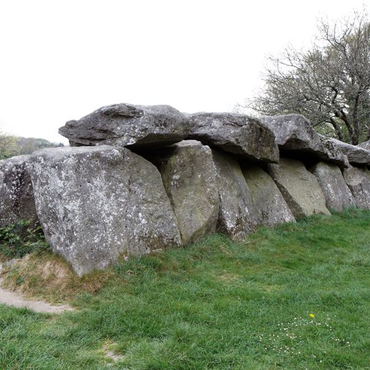 Mougau-Bihan gallery grave