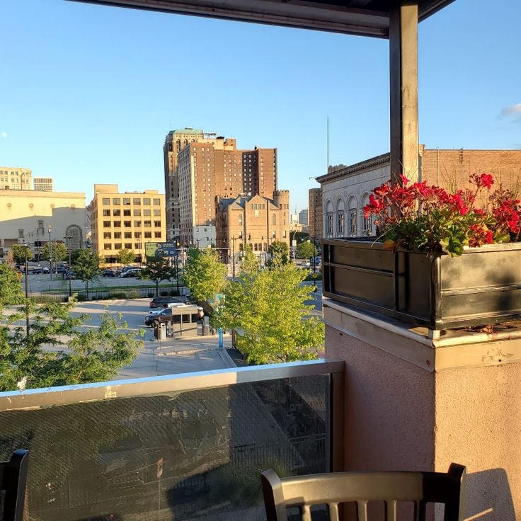 Bookies Bar and Grill