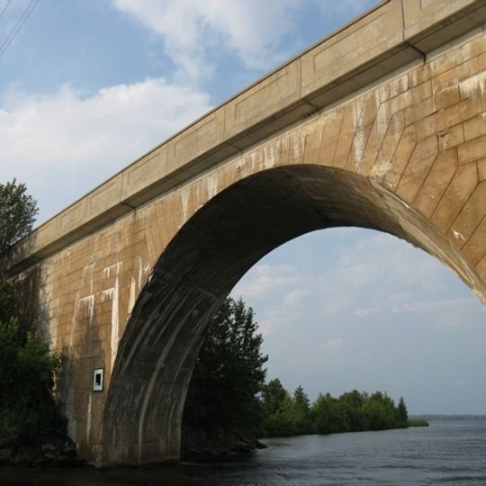 Canal Lake Concrete Arch Bridge