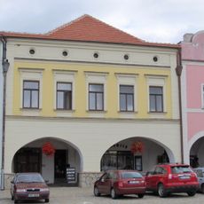 Husovo náměstí 1219