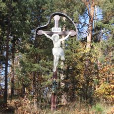 Kříž u cesty západně od Trnavy