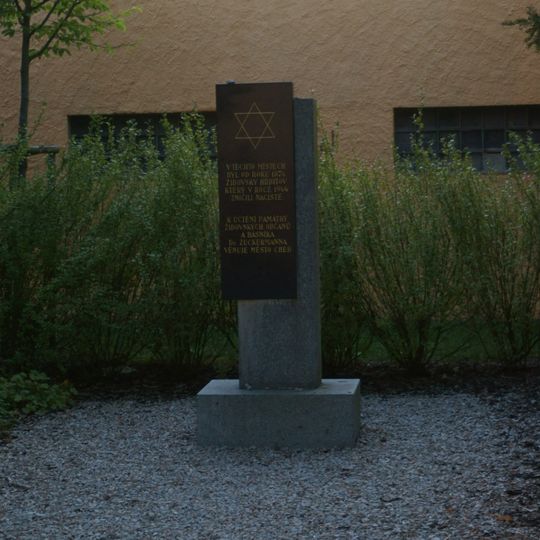 Památník židovského hřbitova v ulici Osvobození v Chebu