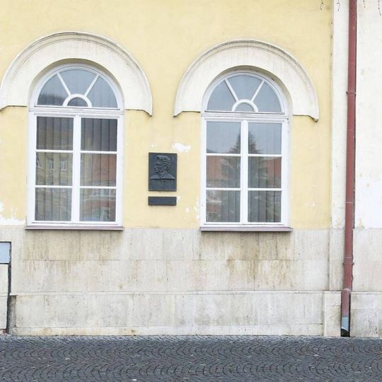 Pamětní deska Gustava Waltera na domě Mírové náměstí 21/16 v Bílině