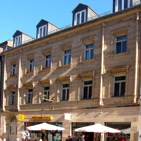 Wohn- und Geschäftshaus