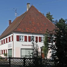 Wohn- und Geschäftshaus