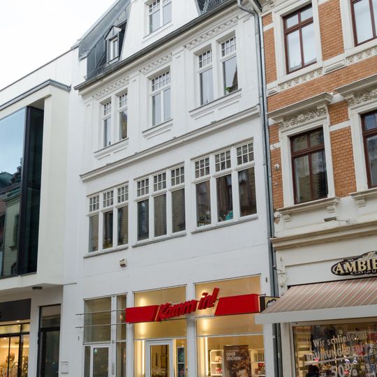 Wohn- und Geschäftshaus in geschlossener Bebauung Innere Schneeberger Straße 7