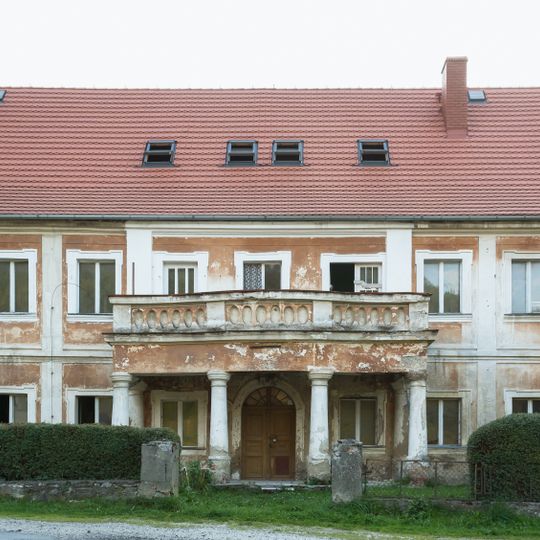 Manor in Konradów