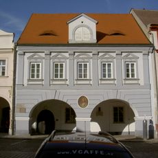 Náměstí Míru čp. 136