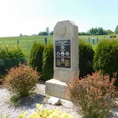 Pomník padlým ve Všechlapech