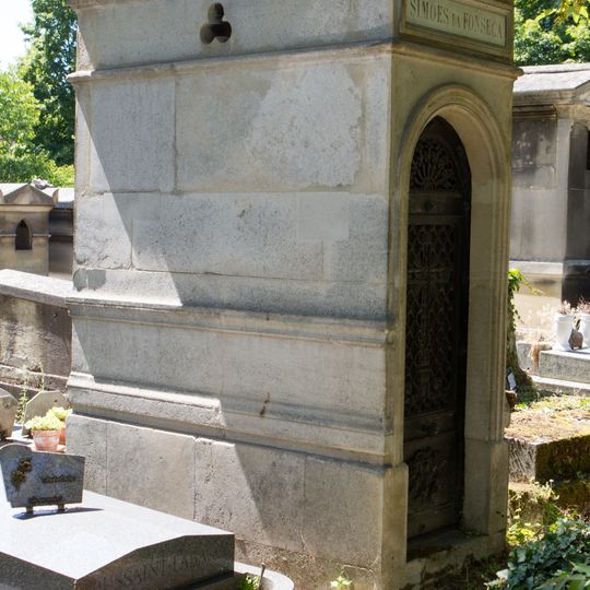 Grave of Simoes de Fonseca