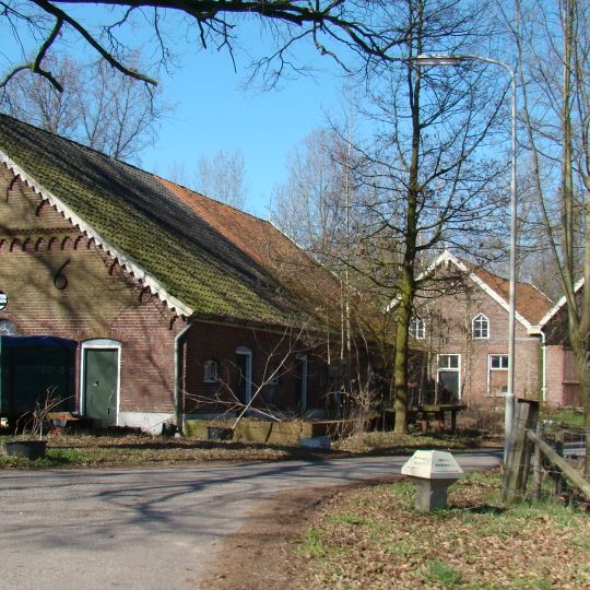 Herenboerderij met aangrenzende schuur