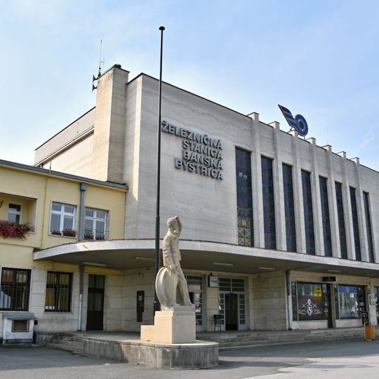 Hlavná osobná železnič. stanica, budova výpravná