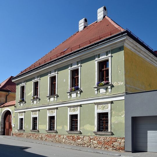 Ehem. Pfarrhof, Wirtschaftsgebäude und Pavillon