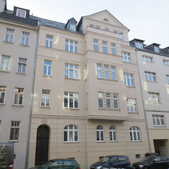 Mietshaus in geschlossener Bebauung Walter-Oertel-Straße 29