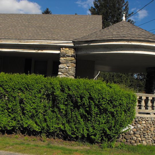 House at 4 Birch Avenue