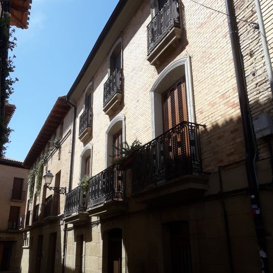 Rúa de Mirapiés, 26