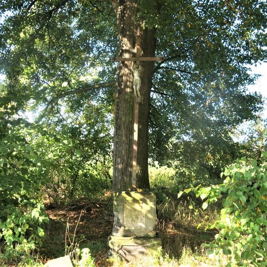 Kříž u lip za tratí na západním okraji Dolních Habartic