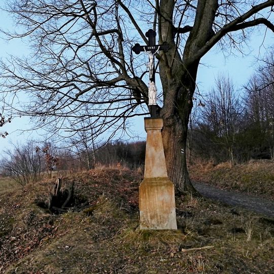 Kříž u lip na severním okraji Lensedel