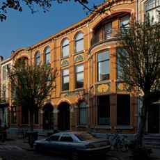 Twee woonhuizen in Art Nouveau-stijl