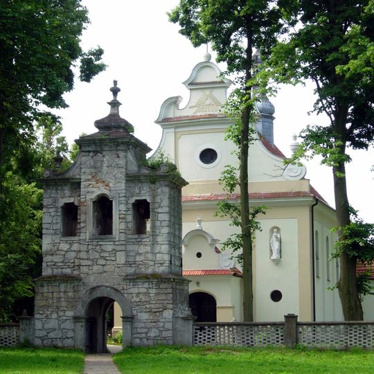 Pozostałości zespołu kościelnego w Rogowie