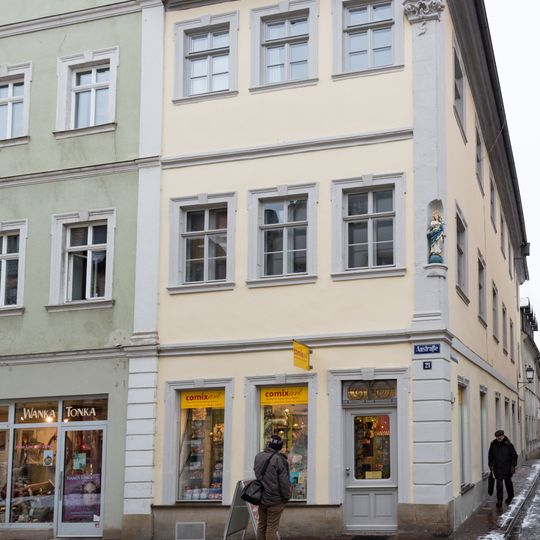 Wohn- und Geschäftshaus