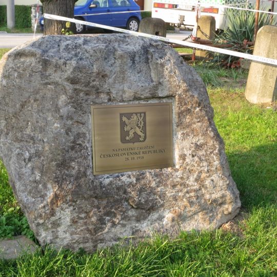 Památník založení Československa v Polici