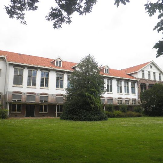 Mannenpaviljoen II De Loet