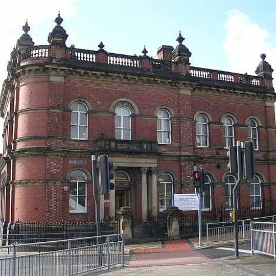 Leeds Chest Clinic With Forecourt Railings And Gates