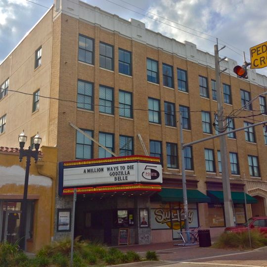 Sun-Ray Cinema at 5 Points