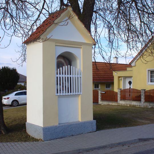 Výklenková kaple sv. Jana Nepomuckého