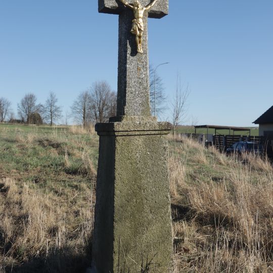 Kříž na východním okraji Heraltic