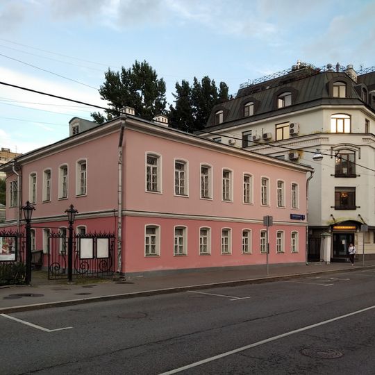 Улица Малая Ордынка 9/12 c1