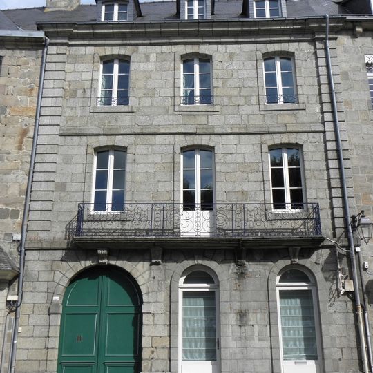 Maison, 42 place du Centre