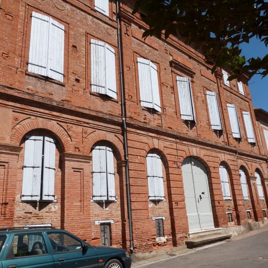 Hôtel, 3 rue de la Ville