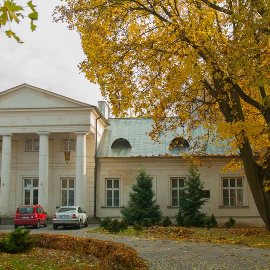 Zespół pałacowy, Pałacowa 1 w Dębinkach