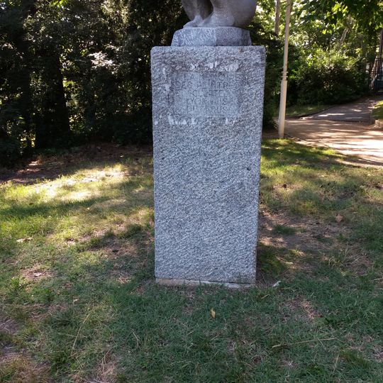 Monument à la mémoire des peintres et sculpteurs lyonnais disparus